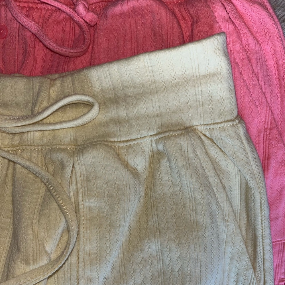 Set of (2) Like-New GAP Pointelle PJ Shorts - Picture 11 of 13